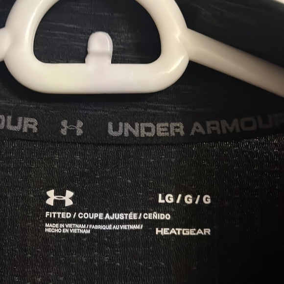 NWOT MENS UNDER ARMOUR HEATGEAR SHIRT 🔥 - Picture 4 of 9